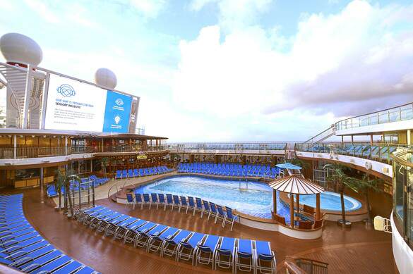 Carnival Mardi Gras - Pool 1, Credit. Rick Diaz.jpg